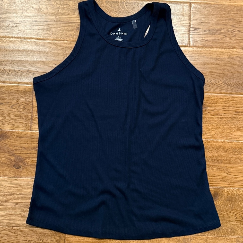 Danskin tanks - Picture 3 of 5